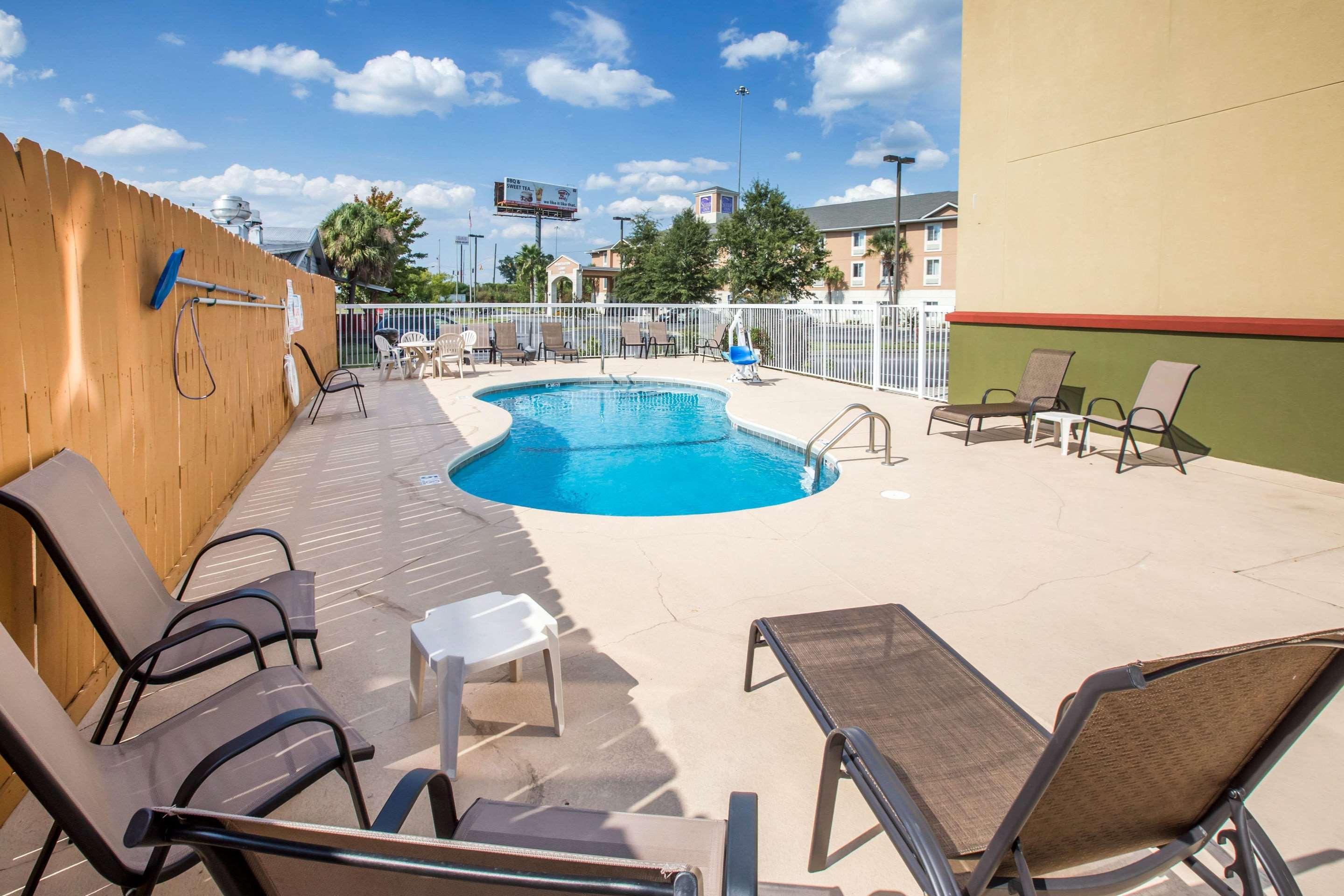 Econo Lodge Valdosta Extérieur photo